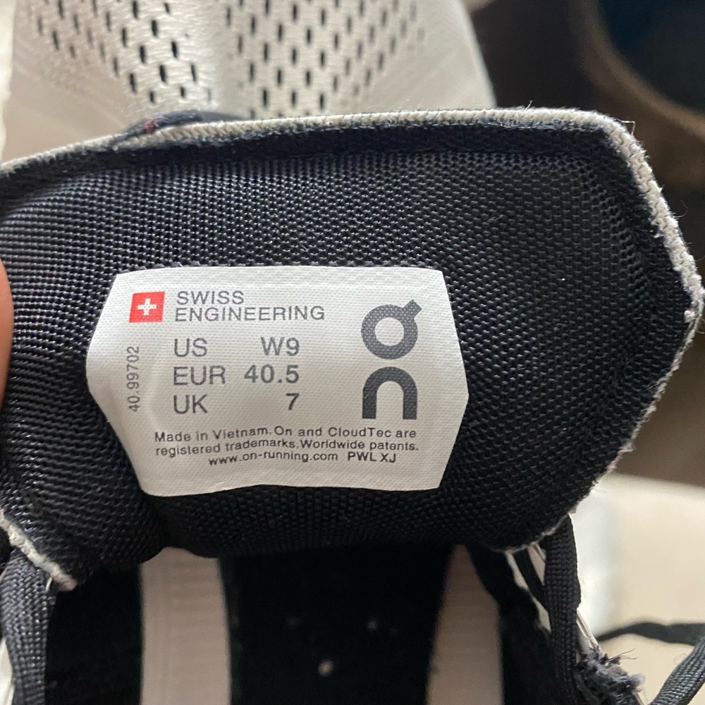 Womens oncloud running shoes - Picture 3 of 3